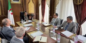 مداحي تؤكد على ضرورة الارتقاء بالأداء لتحقيق الأهداف المسطرة