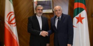 عطاف يستقبل رئيس لجنة الأمن القومي والسياسة الخارجية لمجلس الشورى الإيراني