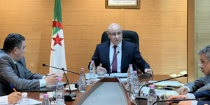 زيتوني.. إعادة تأطير التجارة الداخلية يعكس رؤية رئيس الجمهورية للحفاظ على سيادة الجزائر الاقتصادية
