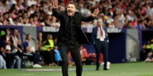 سيميوني بعد 700 مباراة مع أتلتيكو مدريد: أنعم بالسكينة هنا واللاعبون سبب بقائي