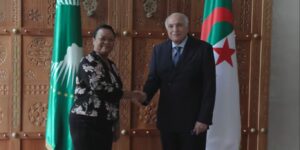 عطاف يبحث برنامج الرئاسة الجزائرية لآلية التقييم الإفريقية مع المديرة التنفيذية الجديدة للأمانة القارية للآلية