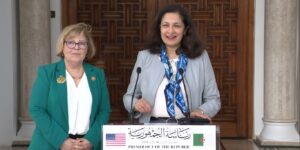 وكيلة الخارجية الأمريكية لشؤون الأمن المدني والديمقراطية وحقوق الانسان: “نُشيد بالعلاقات الدبلوماسية بين أمريكا والجزائر”