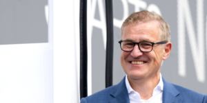 بايرن ميونيخ يُجدد عقد رئيسه التنفيذي