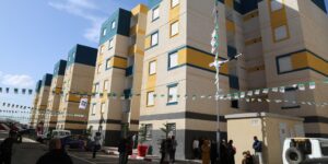 بلعريبي يعطي إشارة إنطلاق عملية توزيع 102.136 وحدة سكنية عبر التراب الوطني