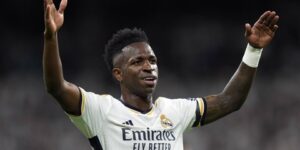 جماهير “الميرينغي” تحت صدمة كبيرة.. فينيسيوس يريد الرحيل إلى باريس