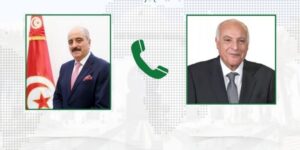 عطاف يجري مكالمة هاتفية مع وزير الخارجية التونسي