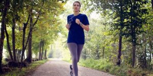 دون الحاجة للذهاب إلى قاعة الرياضة.. ممارسات يومية لحرق السعرات الحرارية