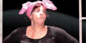 المهرجان الوطني للمسرح المحترف.. تونس آيت علي تبدع في “بدء”