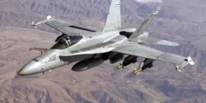 جماعة أنصار الله: أسقطنا طائرة إف 18 أمريكية واستهدفنا حاملة طائرات ومدمرات