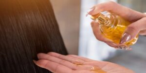 نصائح جمالية.. أفضل الزيوت لتنعيم الشعر وتطويله
