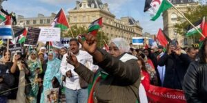 الجالية الصحراوية بفرنسا تندد بموقف الرئيس الفرنسي ” ماكرون” تجاه القضية الصحراوية