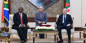 رئيس الجمهورية يتحادث مع نظيره لجمهورية جنوب افريقيا