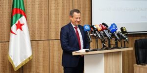 رخروخ: لدينا استراتيجية شاملة لمواجهة التحديات وتطوير البنية التحتية لتفادي ظاهرة ترمل الموانئ