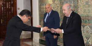 رئيس الجمهورية يتسلم أوراق اعتماد خمسة سفراء جدد لدى الجزائر 