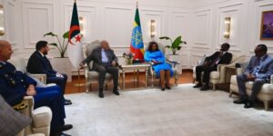 بصفته مبعوثا لرئيس الجمهورية…عطاف يحل بجمهورية إثيوبيا في زيارة رسمية