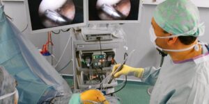 بمستشفى عين الصفراء بالنعامة.. نجاح  أول عملية لزرع الرباط الصليبي بالمنظار