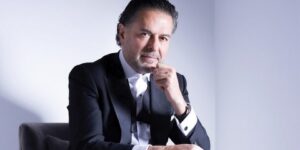 راغب علامة يصدر بيانًا ويؤكد أن المكالمة مزيفة