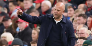 سلوت: لن نبالغ بالاحتفال، فمان سيتي ناد كبير وقادر على العودة