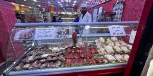 الجزائر تستورد 28 ألف طن من اللحوم البيضاء والحمراء لتأمين احتياجات السوق في رمضان