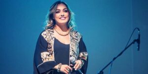 لأول مرة في حياتها الفنية.. ياسمين عماري تحضر لألبوم غنائي بالقبائلية