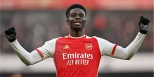 ساكا بعد العملية الجراحية: الأغلبية ترى العقبات لكن قلة يرون الفرص