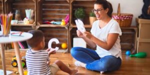 التعدد اللغوي.. فوائد كثيرة للأطفال يجب استغلالها