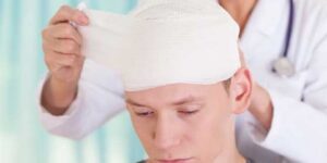 دراسة حديثة تكشف.. فيروسات كامنة بالجسم توقظها ضربات الرأس