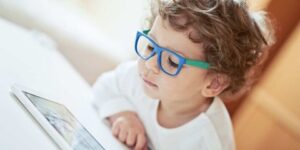 مع تواصل البحوث.. الكشف عن طريقة فعالة لإبطاء قصر النظر لدى الأطفال