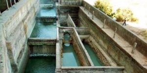 حمام “الفراكسة”.. مقصد عشاق الراحة وسط الطبيعة