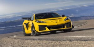 بسعر تنافسي يبدأ بأقل من 175 ألف دولار.. شيفروليه كورفيت ZR1 2025