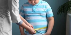 مختصون يدقون ناقوس الخطر حول انتشار السمنة بين الأطفال