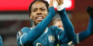 يلعب في الدوري الفرنسي.. فرانكفورت يجد بديل مرموش