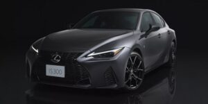 لكزس تطلق IS300 F Sport بنسخة Mode Black IV