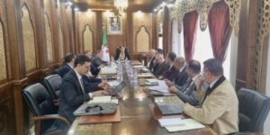 مداحي تؤكد على أهمية الترويج الاقتصادي والثقافي للجزائر في المحافل الدولية