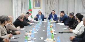 المجلس الولائي للعاصمة يناقش سبل تحسين الخدمة وتطوير المشاريع