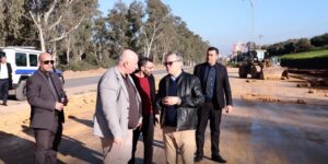 الولاة يشرفون على بدء صيانة الطرق وتطويرها في مختلف الولايات لتعزيز التنقل