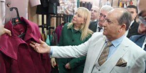 وزير الصناعة يؤكد على ضرورة تلبية احتياجات السوق من الألبسة والأحذية عبر الإنتاج المحلي