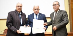 بوغالي يتسلم التقرير النهائي لمقترحات مراجعة المشروعين التمهيديين لقانوني البلدية والولاية