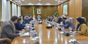 الدولة تواصل بذل جهود مضنية لتحسين ظروف التكفل الصحي وتوفير بيئة سليمة