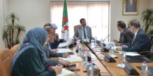 لجنة إثراء قانون الأحزاب السياسية بالبرلمان تناقش مقترحات المشروع التمهيدي للقانون