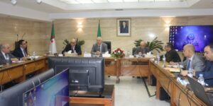 المالية والوظيفة العمومية تتفقان على التنسيق المشترك لتحسين الأداء الحكومي