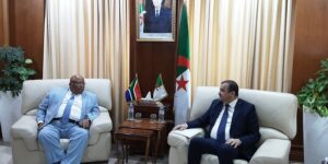 عرقاب وسفير جنوب إفريقيا يتفقان على شراكة استراتيجية في الطاقة والموارد الطبيعية