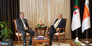 سوناطراك تبحث تعزيز الشراكة مع شركة DNO النرويجية في مجال المحروقات