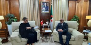 ياسع يبحث مع سفيرة الدنمارك آفاق تعزيز التعاون في الطاقات المتجددة بين البلدين