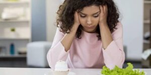 في تحذير جديد.. الهوس بالأكل الصحي قد يضر الدماغ