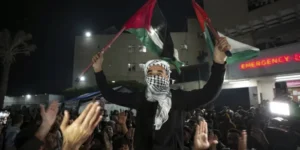 “القسام” يشارك أهالي غزة احتفالات وقف إطلاق النار