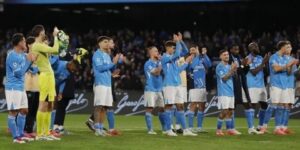 وفاة مشجع صغير تعكر فرحة نابولي بالصدارة «الإيطالية»