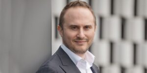 في تصريح خص به الموعد اليومي.. أوليفيه هشام ألارد: المعرض الدولي “هوريكا 2025” يفتح آفاق جديدة لتعزيز وتطوير قطاع المطاعم والفنادق بالجزائر