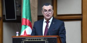 فتح مسابقة لتوظيف 476 عاملا في قطاع البريد والمواصلات السلكية واللاسلكية