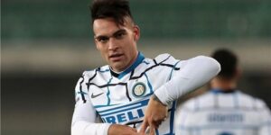 رقم تاريخي للهداف لاوتارو مارتينيز